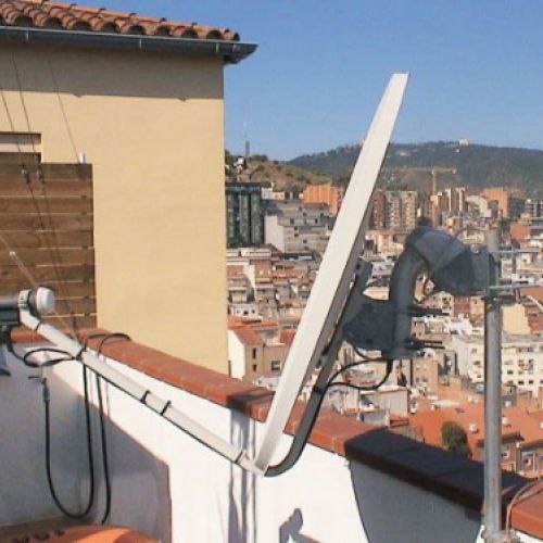 Antena parabólica montada en Torrejón de Ardoz